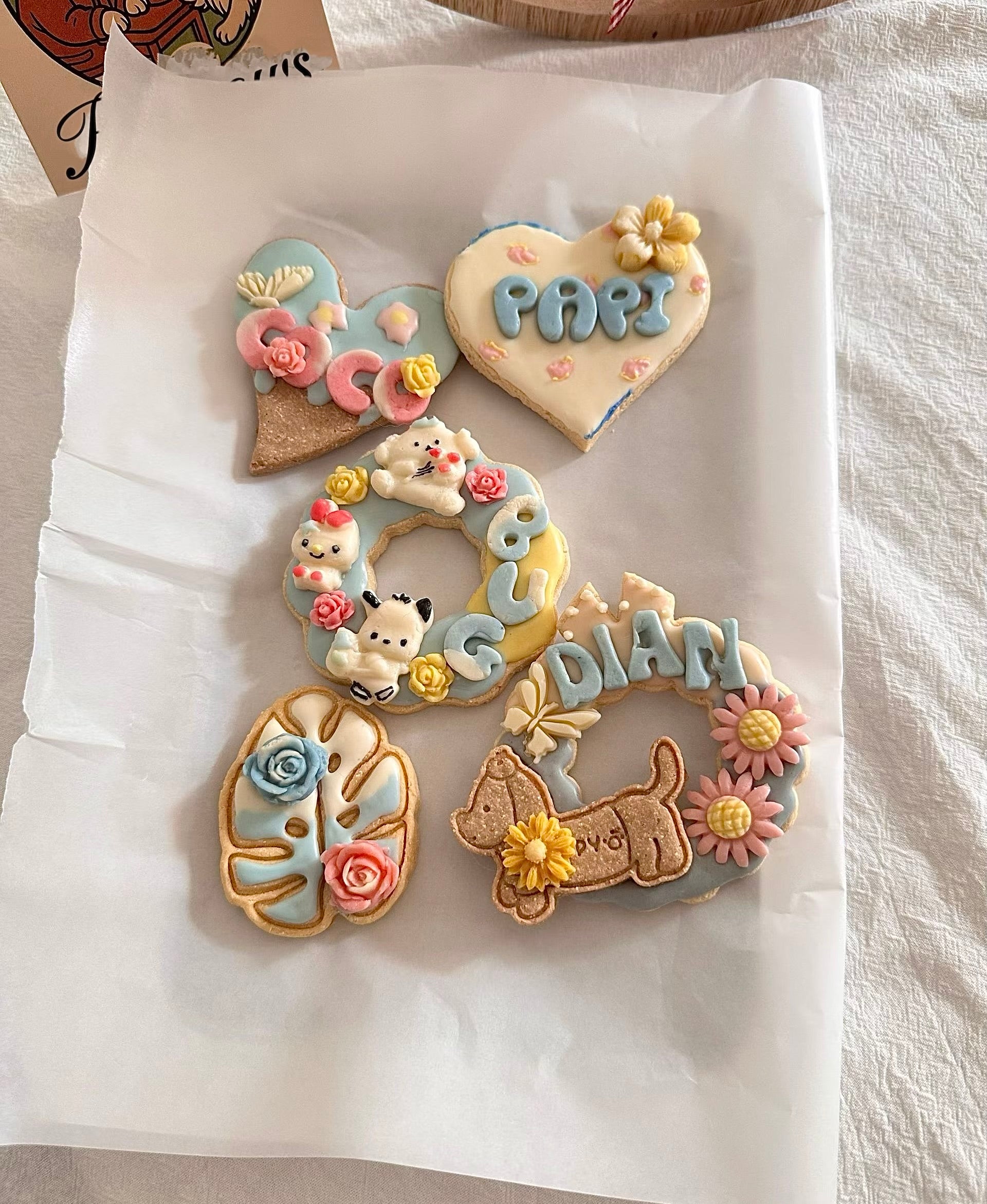Handmade Pet Topping Biscuits - Yellow blue 🌼🐳